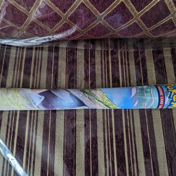 Pokémon Go Radiant Eevee Playmat - Picture 3 of 3